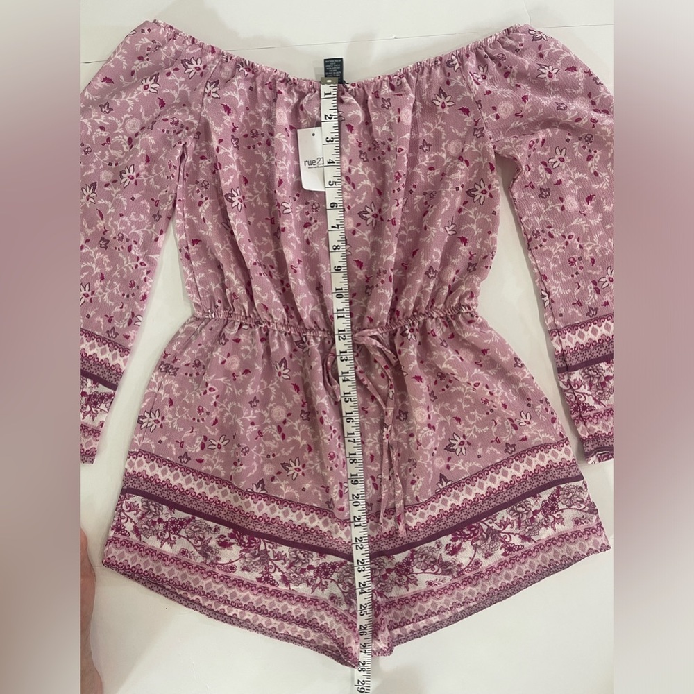 NWT Women’s Light Pink Floral Romper Size M - Picture 7 of 10